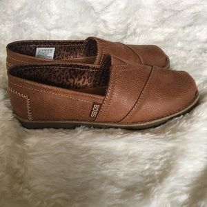 NWOB Sketchers slip-on memory foam brown shoes